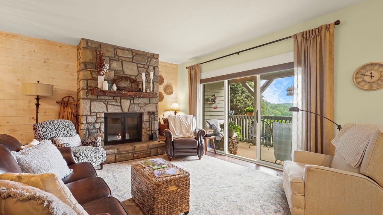 Photo of Livingroom in Blowing Rock