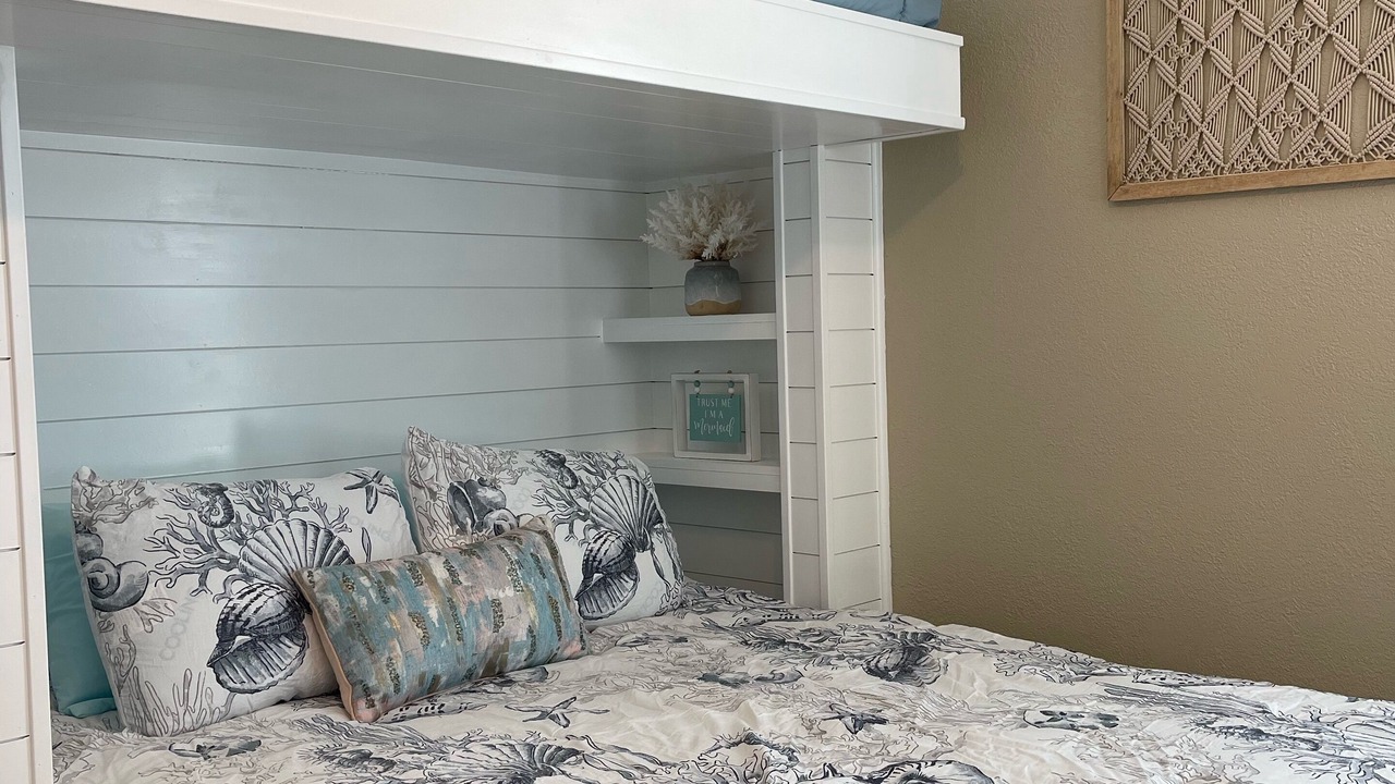 Photo of Bedroom in Cedar Lane