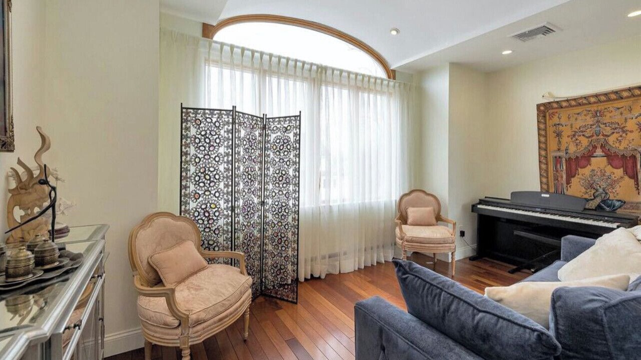 Photo of Livingroom in Bayville