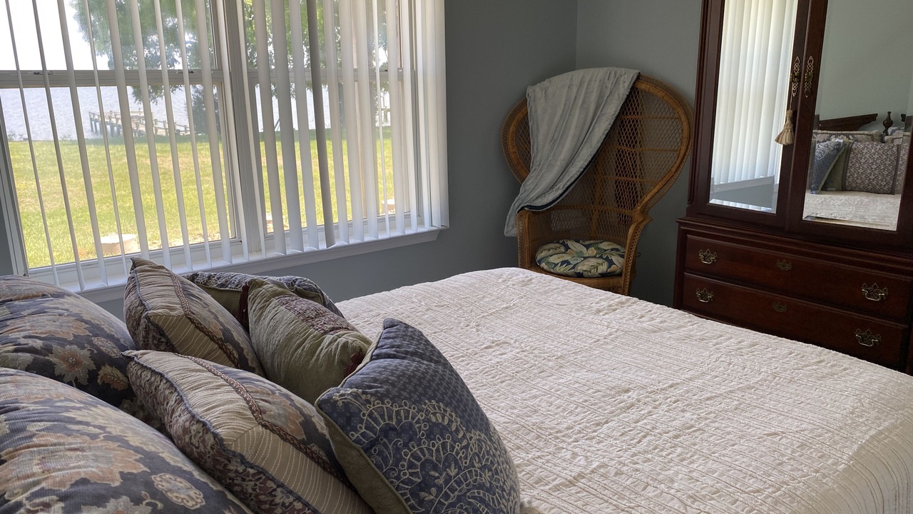 Photo of Bedroom in Cobb Island