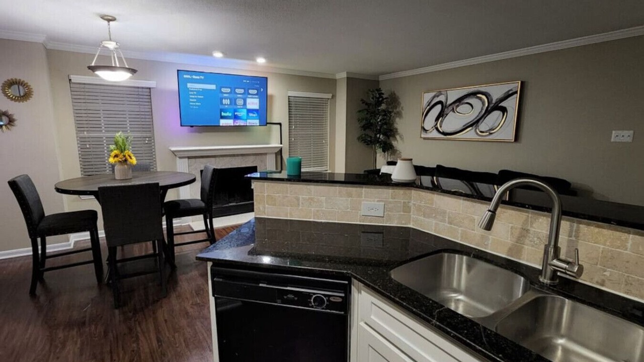Photo of Kitchen in Astrodome