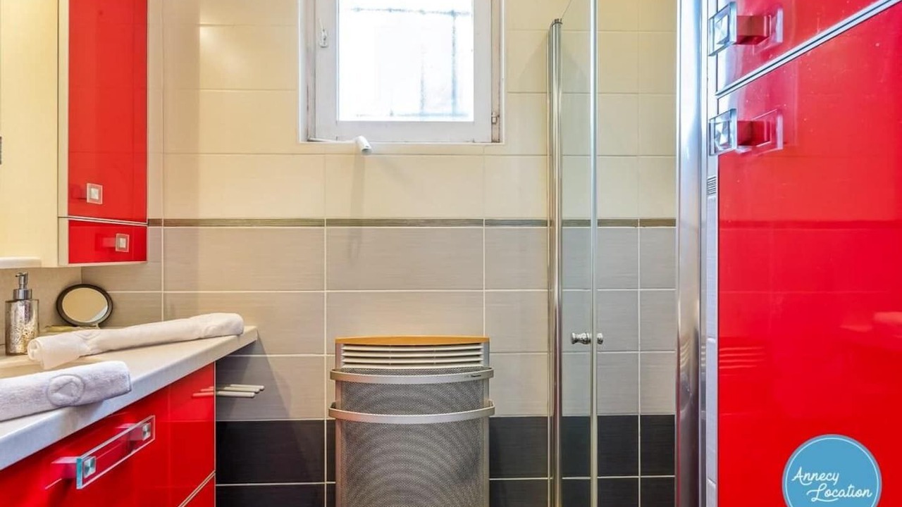 Photo of Bathroom in Talloires-Montmin