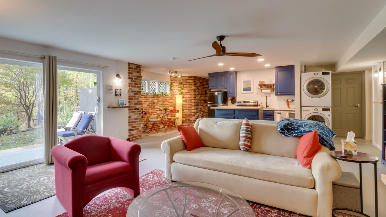 Photo of Livingroom in Crozet