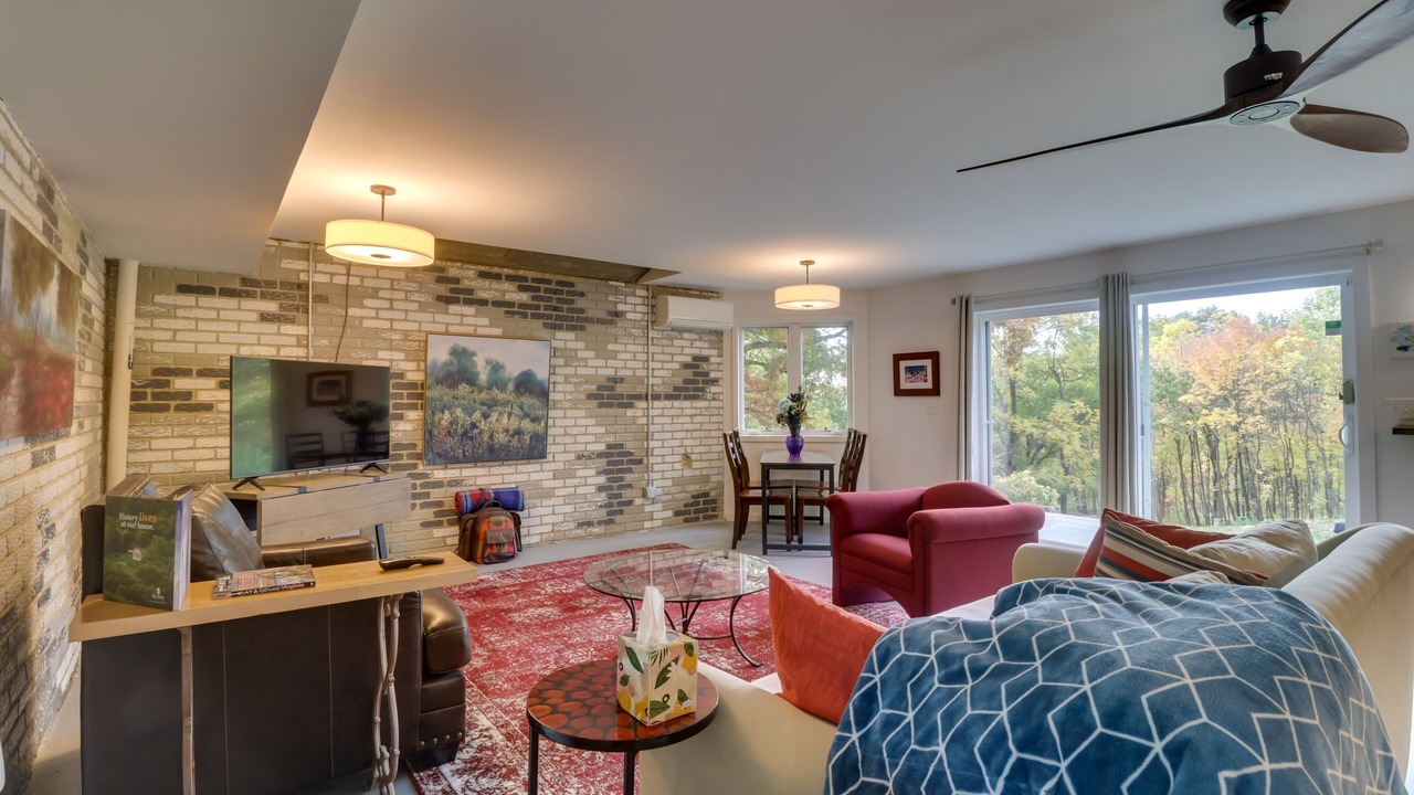 Photo of Livingroom in Crozet