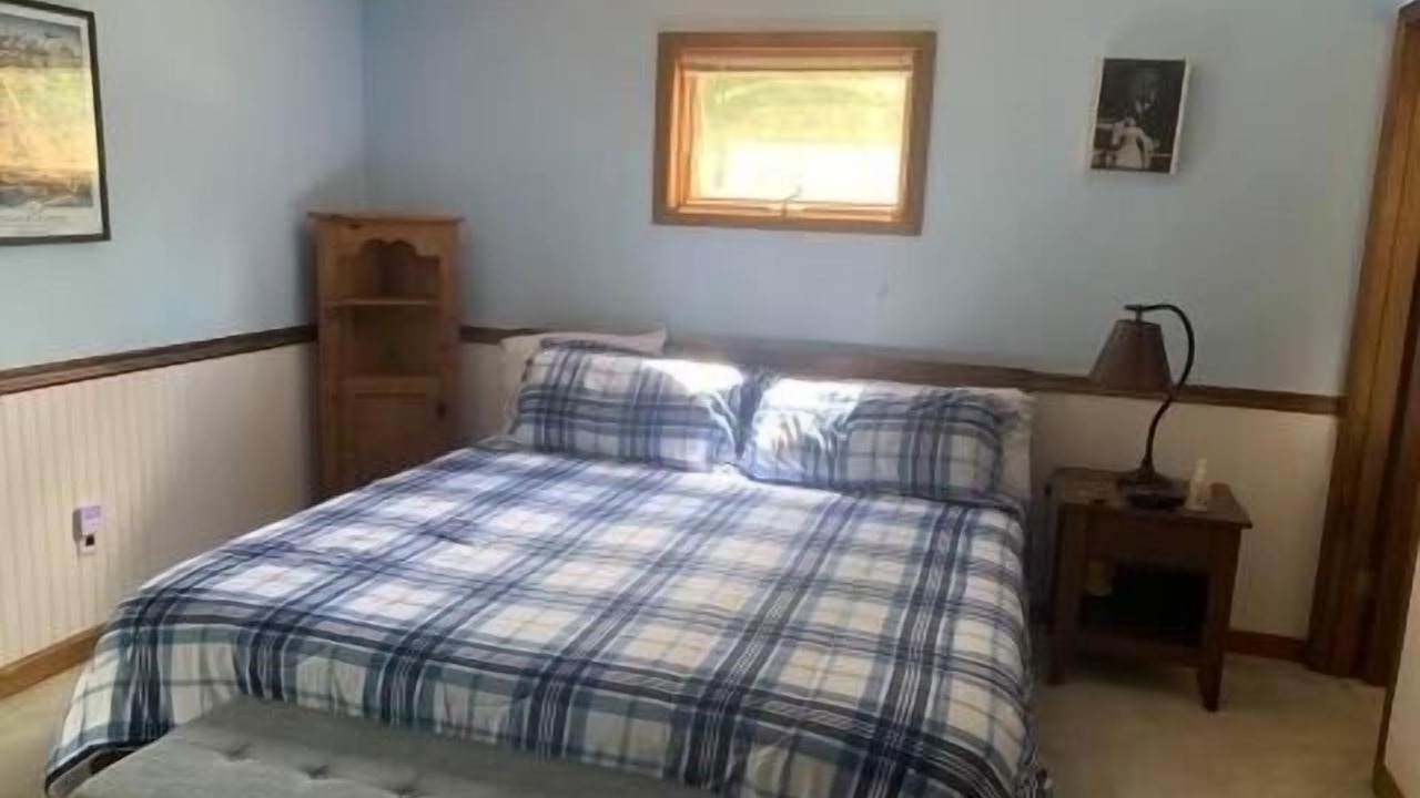 Photo of Bedroom in Brier Hill