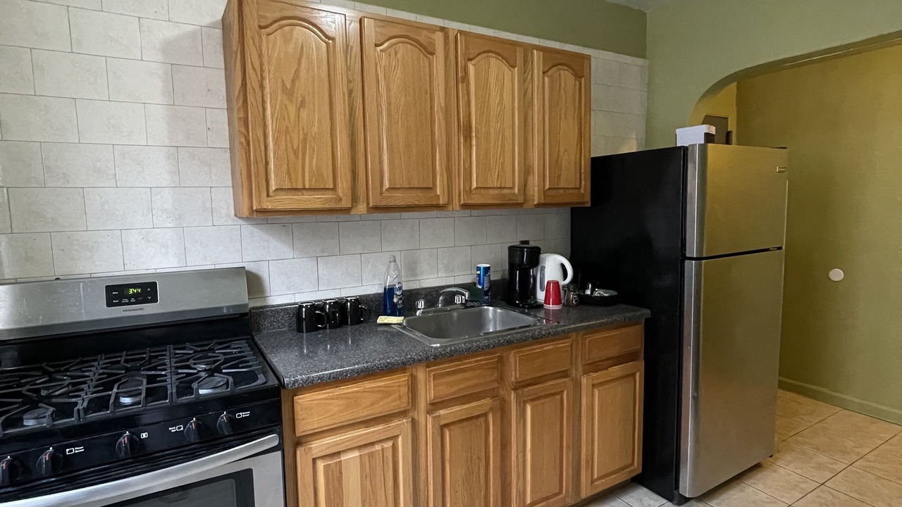 Photo of Kitchen in Ditmars Steinway