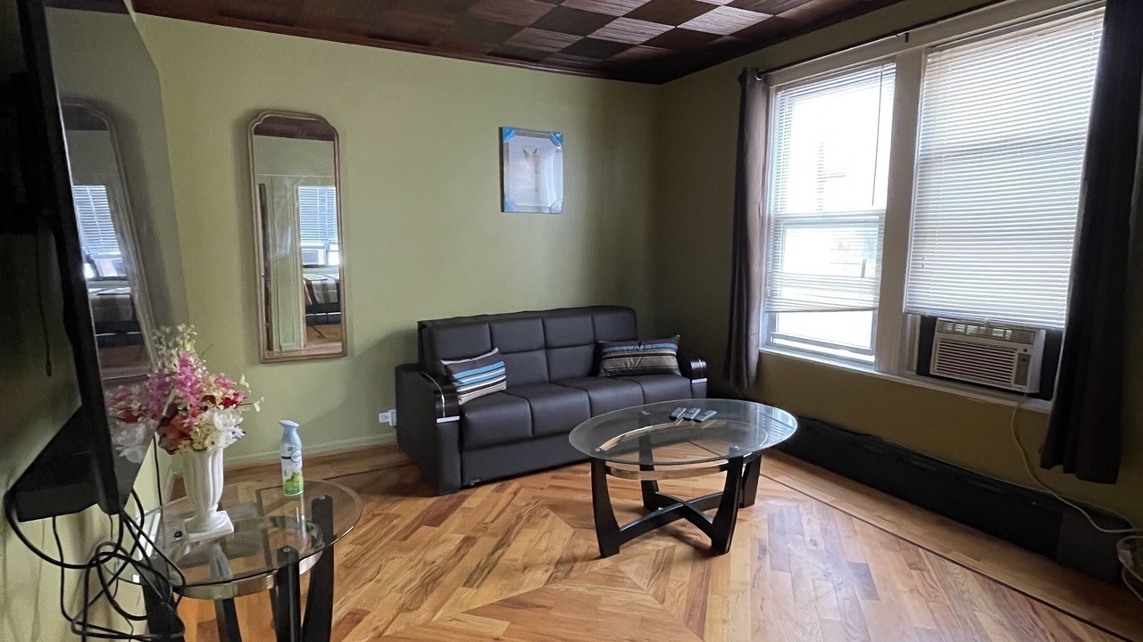 Photo of Others in Ditmars Steinway