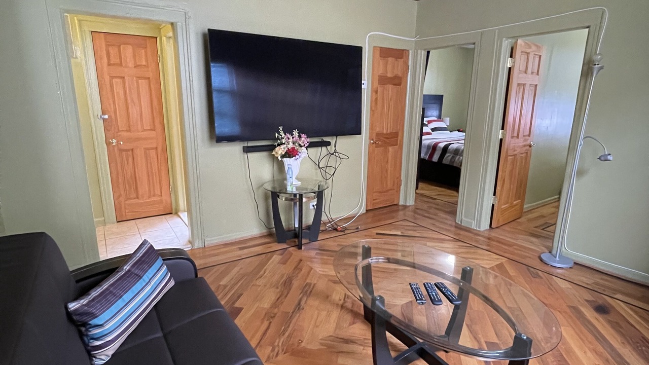 Photo of Livingroom in Ditmars Steinway
