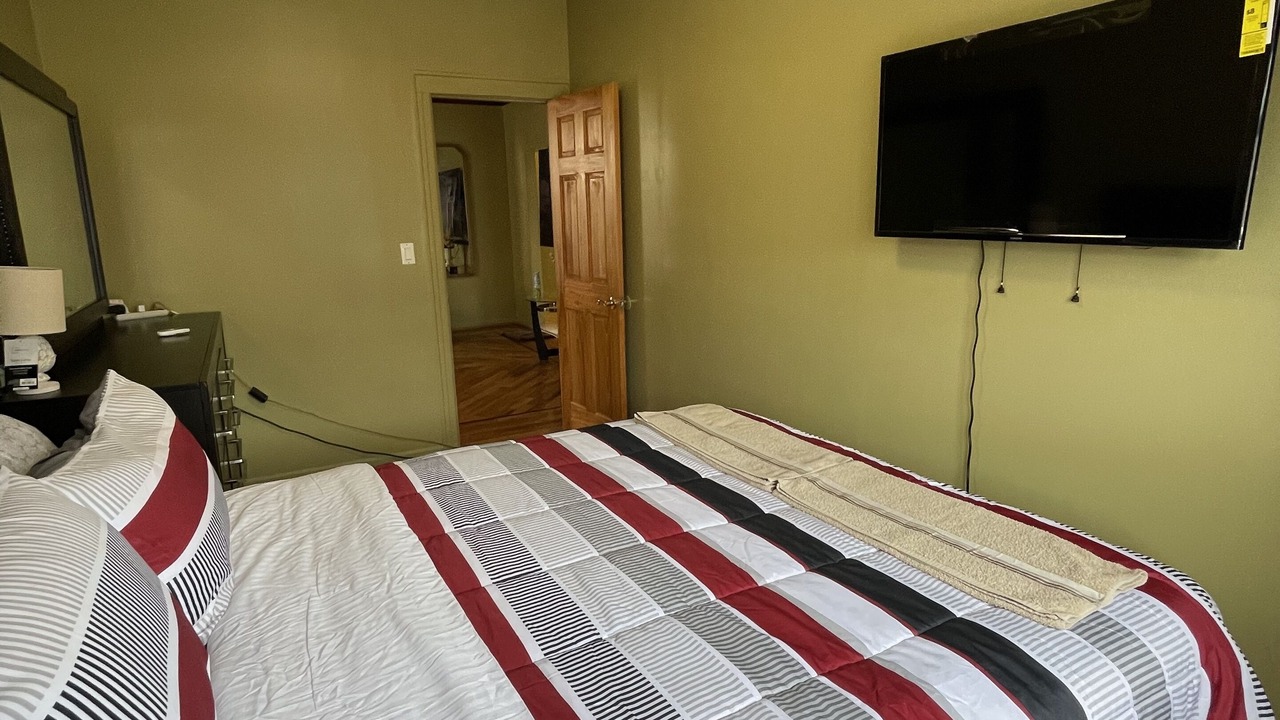 Photo of Bedroom in Ditmars Steinway