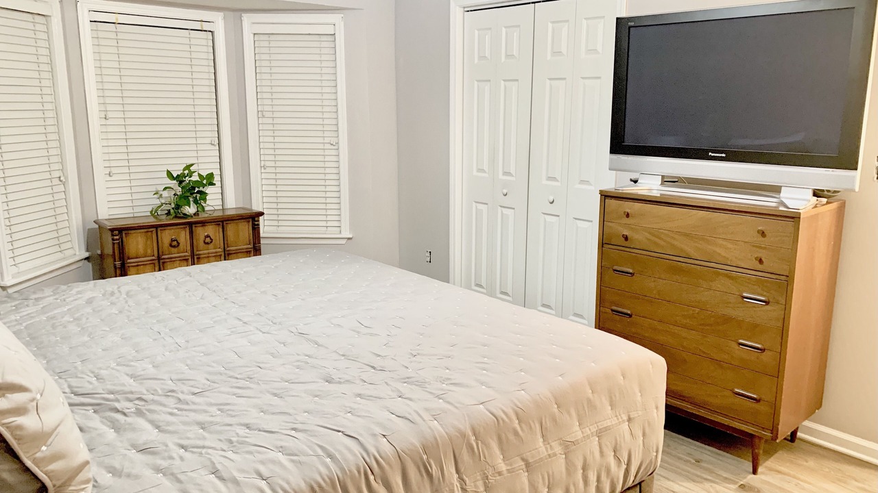 Photo of Bedroom in Northport