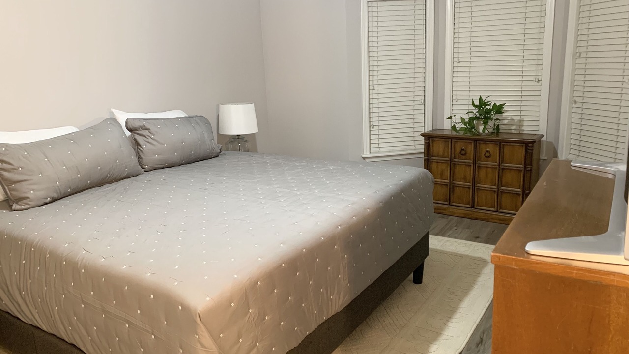 Photo of Bedroom in Northport