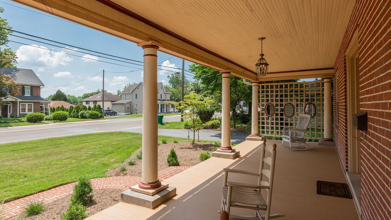 Photo of Patio Balcony in Leacock-Leola-Bareville