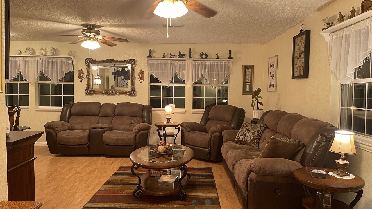 Photo of Livingroom in Murchison