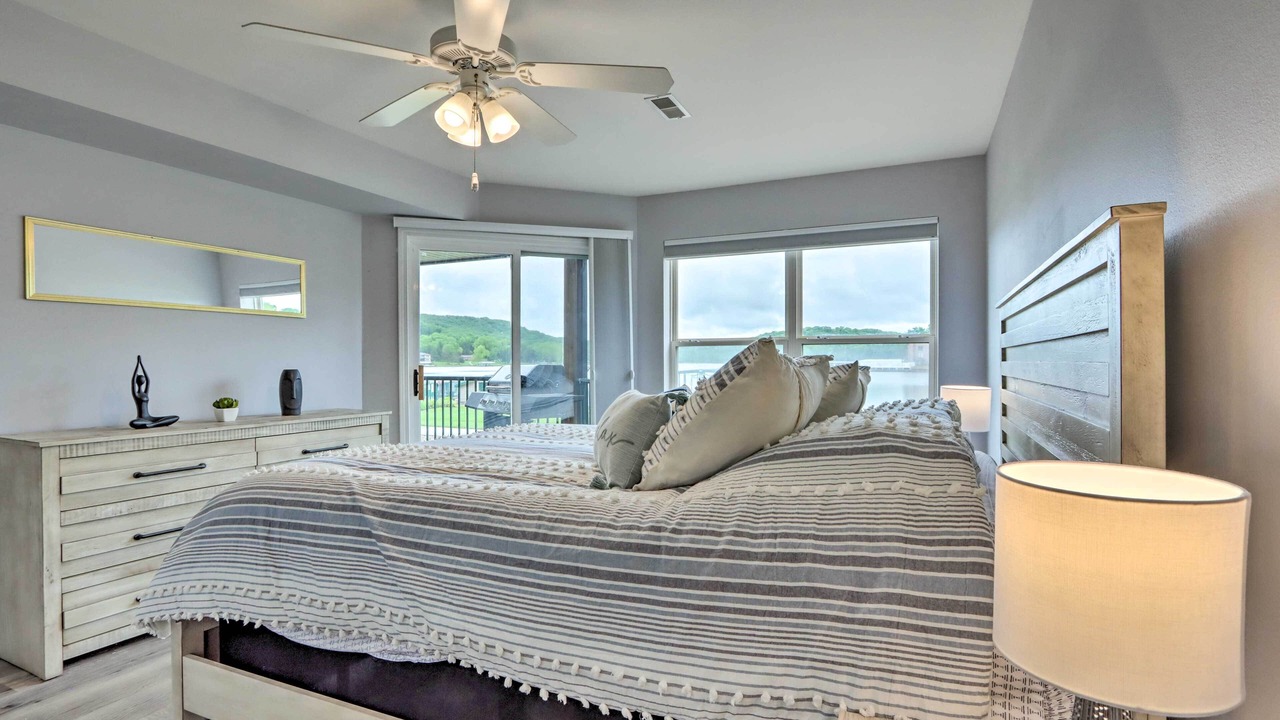 Photo of Bedroom in Camdenton