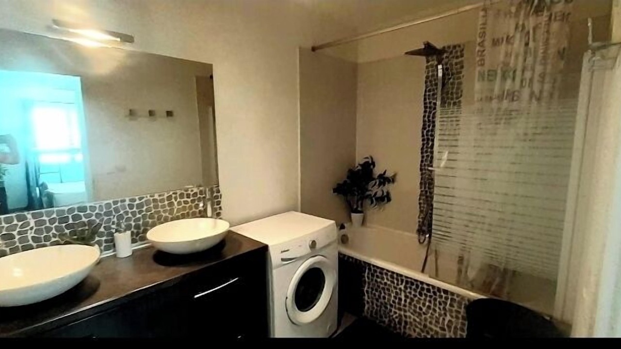 Photo of Bathroom in Pia