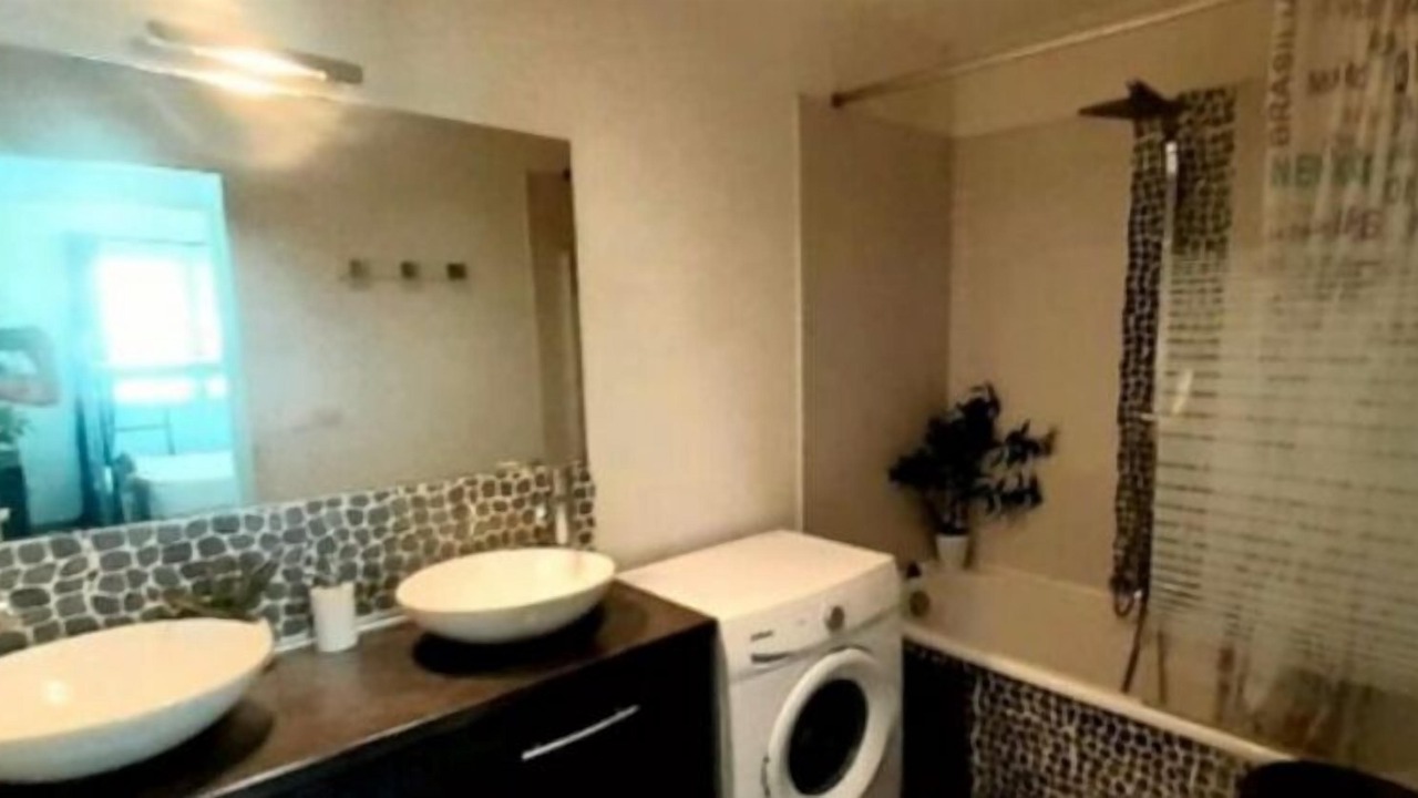 Photo of Bathroom in Pia