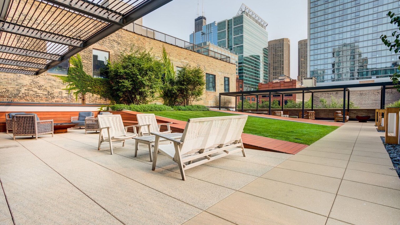 Photo of Patio Balcony in West Loop Gate