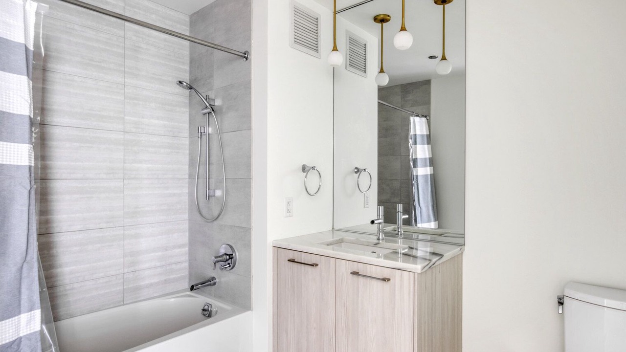 Photo of Bathroom in West Loop Gate