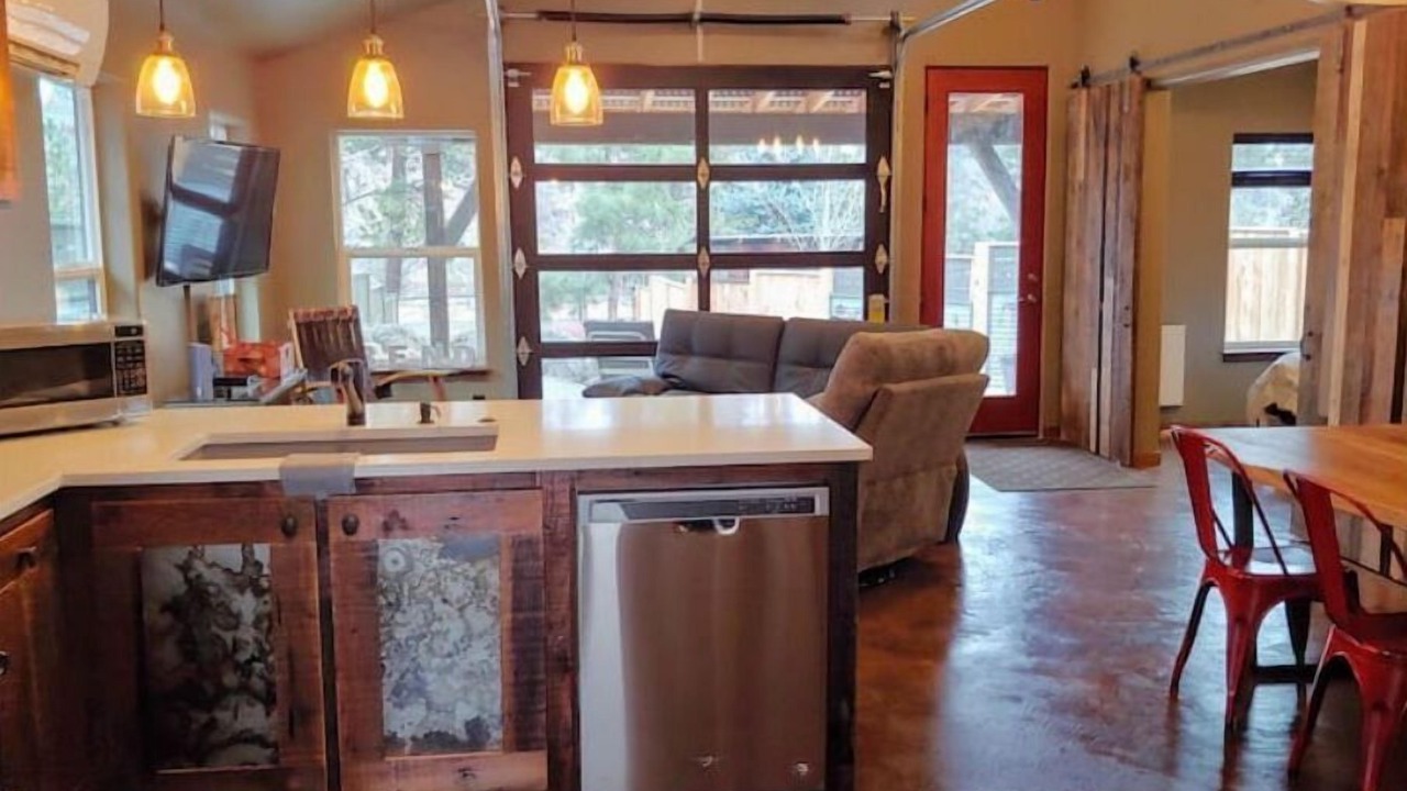 Photo of Others in Southern Crossing