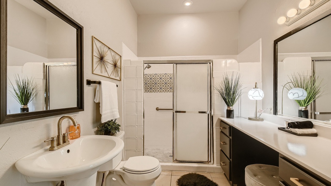 Photo of Bathroom in Government Hill