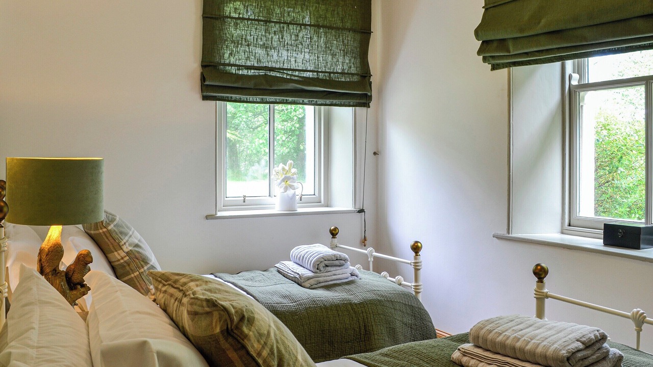 Photo of Others in Annan