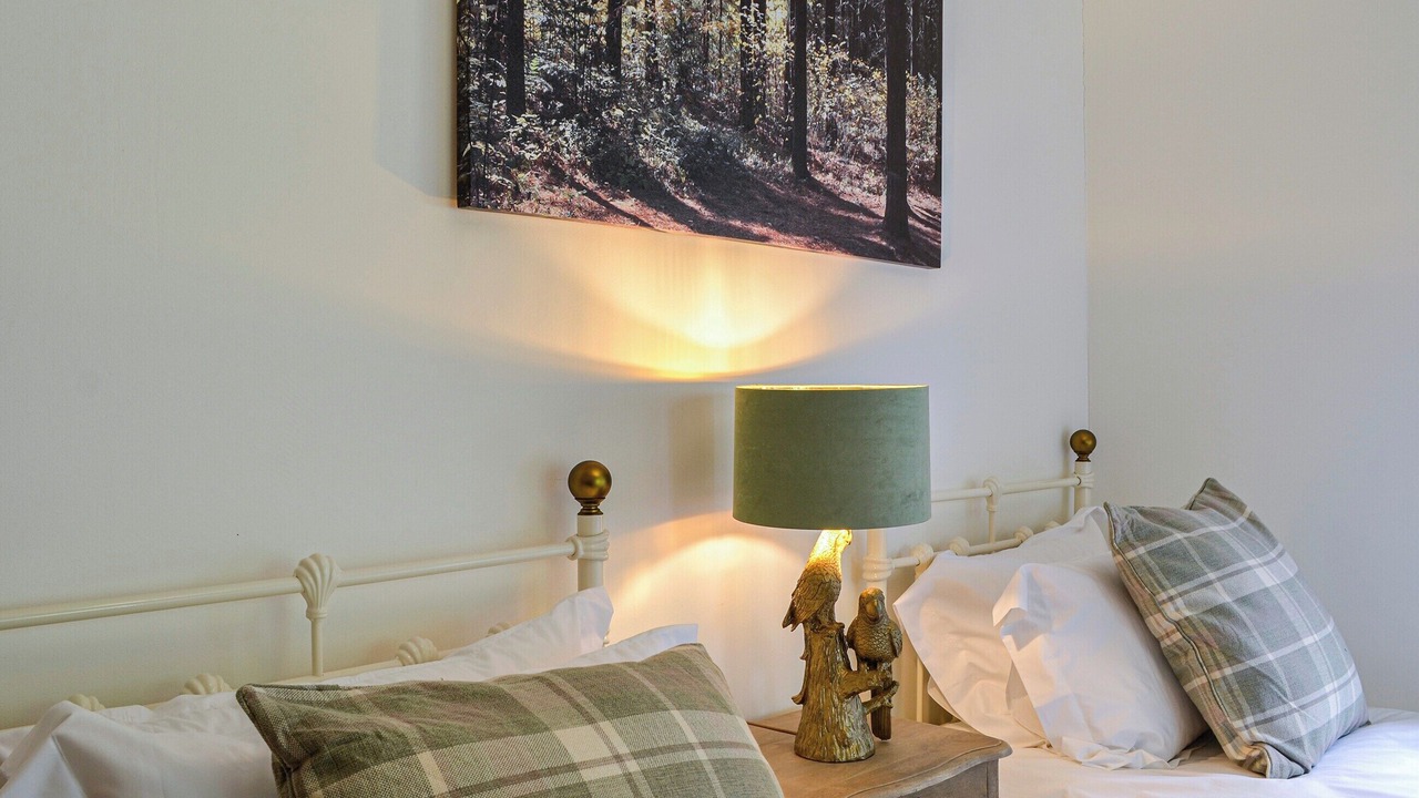 Photo of Others in Annan