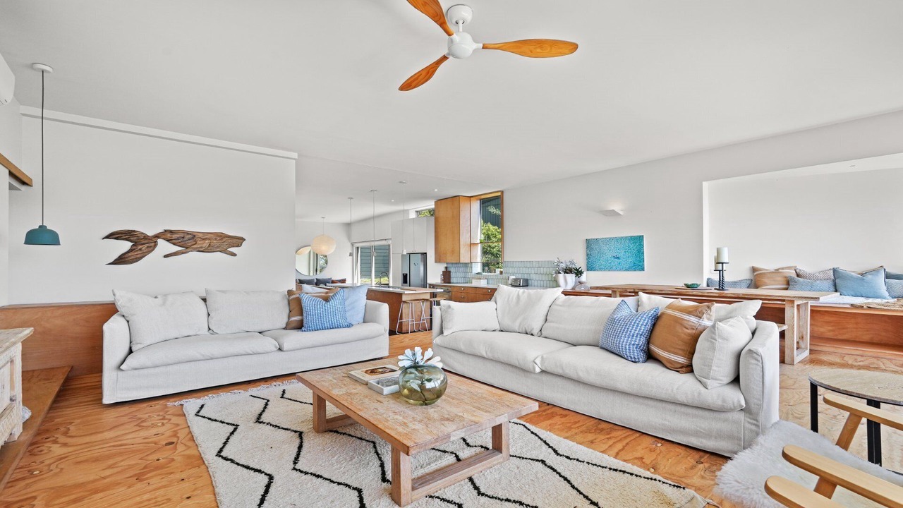 Photo of Livingroom in Macmasters Beach