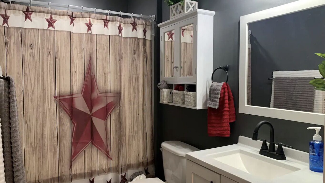 Photo of Bathroom in St. Robert