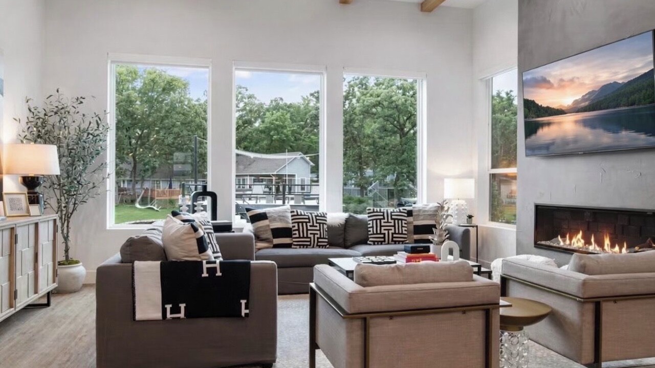 Photo of Livingroom in Carolyn Estates