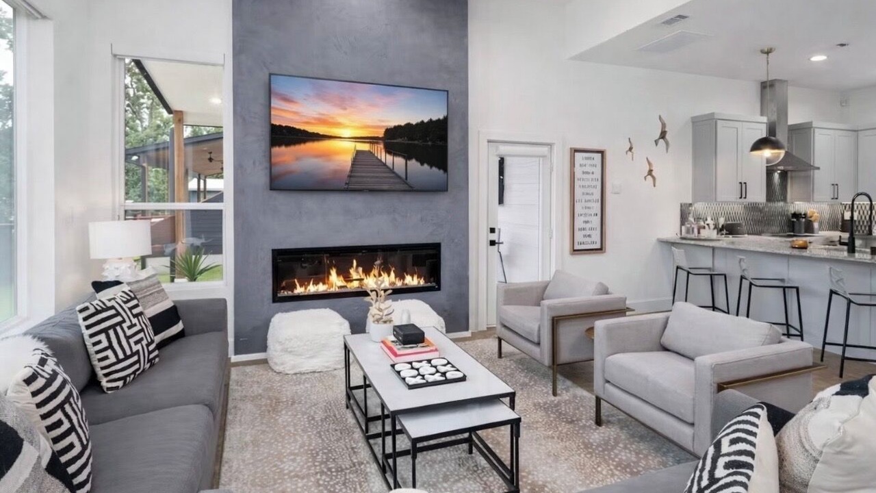 Photo of Livingroom in Carolyn Estates