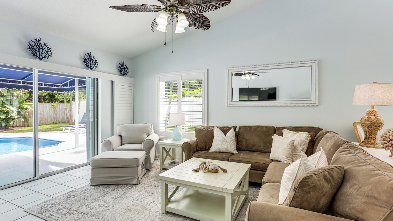 Photo of Livingroom in Juno Beach