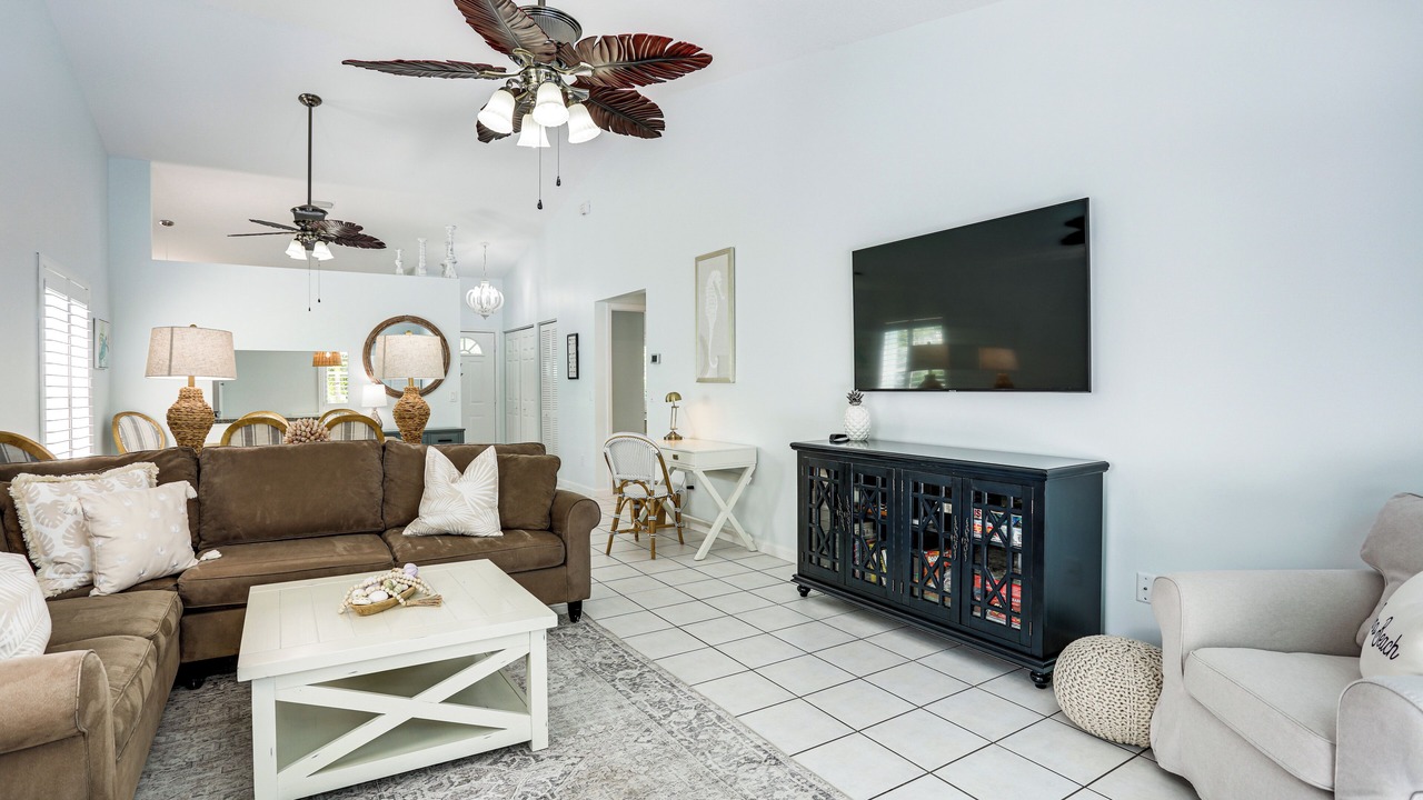 Photo of Livingroom in Juno Beach