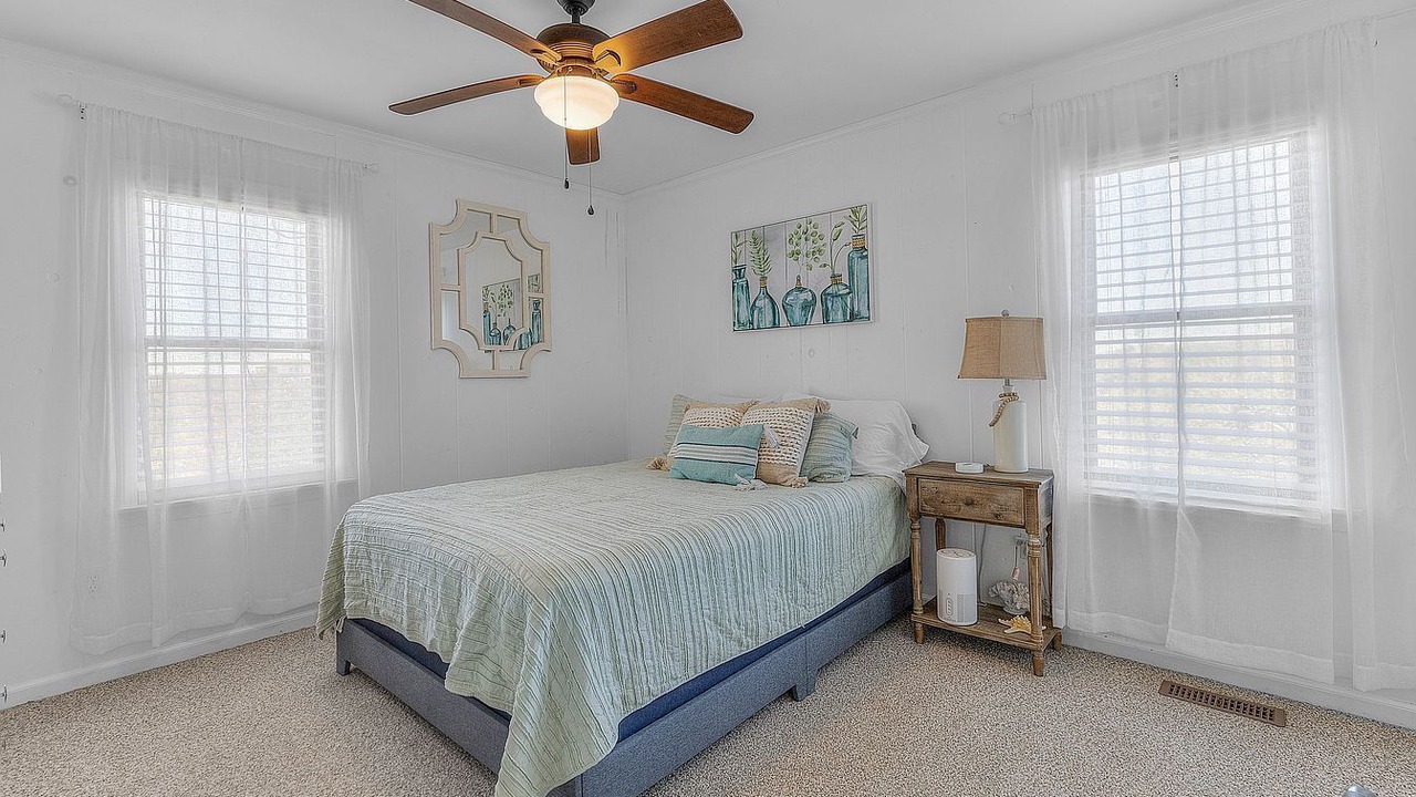 Photo of Bedroom in Corolla