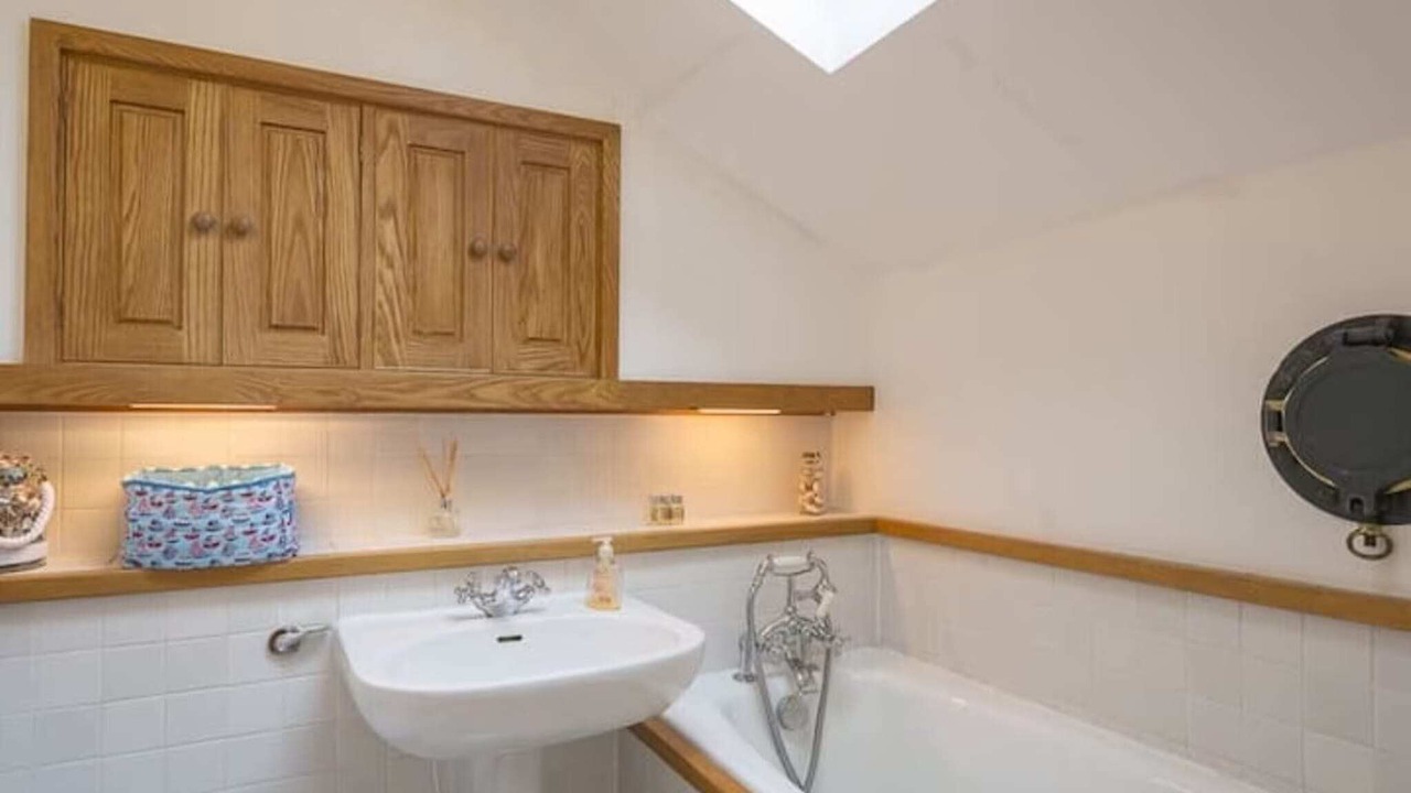 Photo of Bathroom in Dittisham