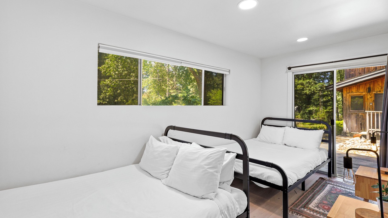 Photo of Bedroom in Mount Shasta