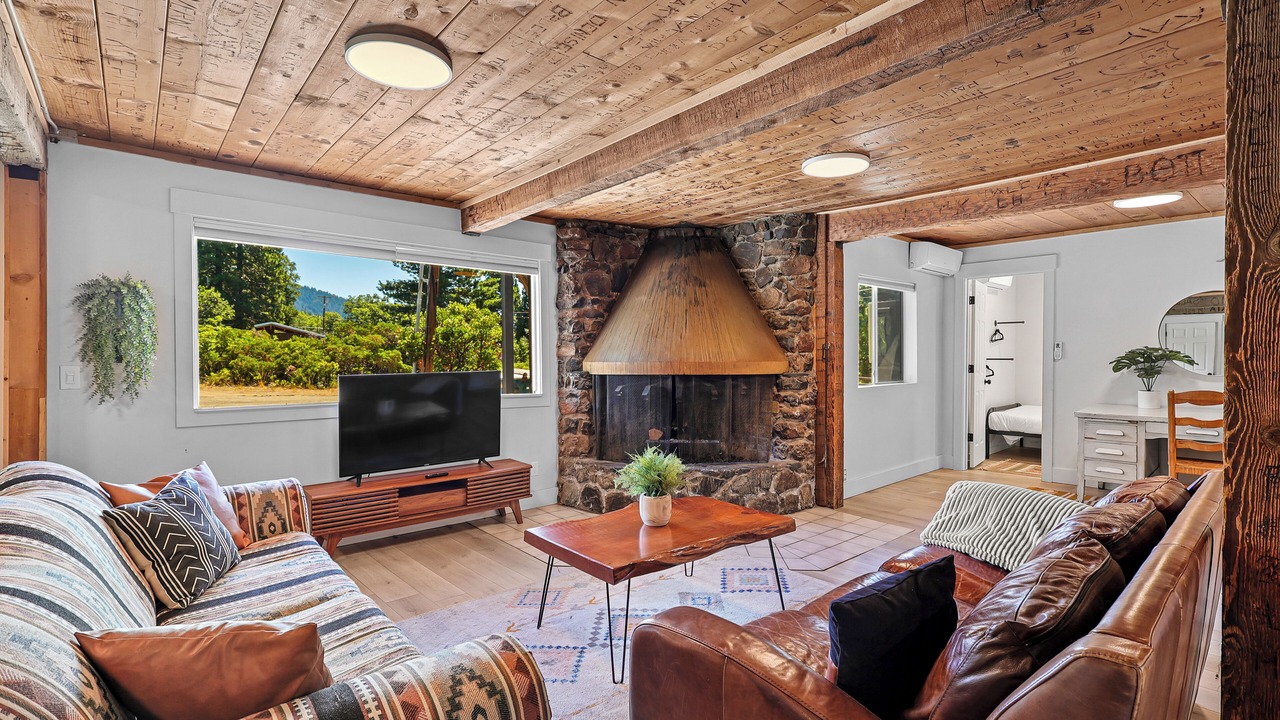 Photo of Livingroom in Mount Shasta