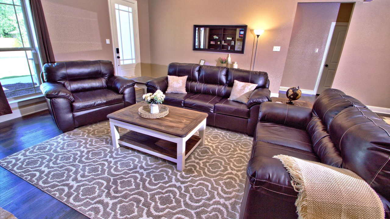 Photo of Livingroom in Flint