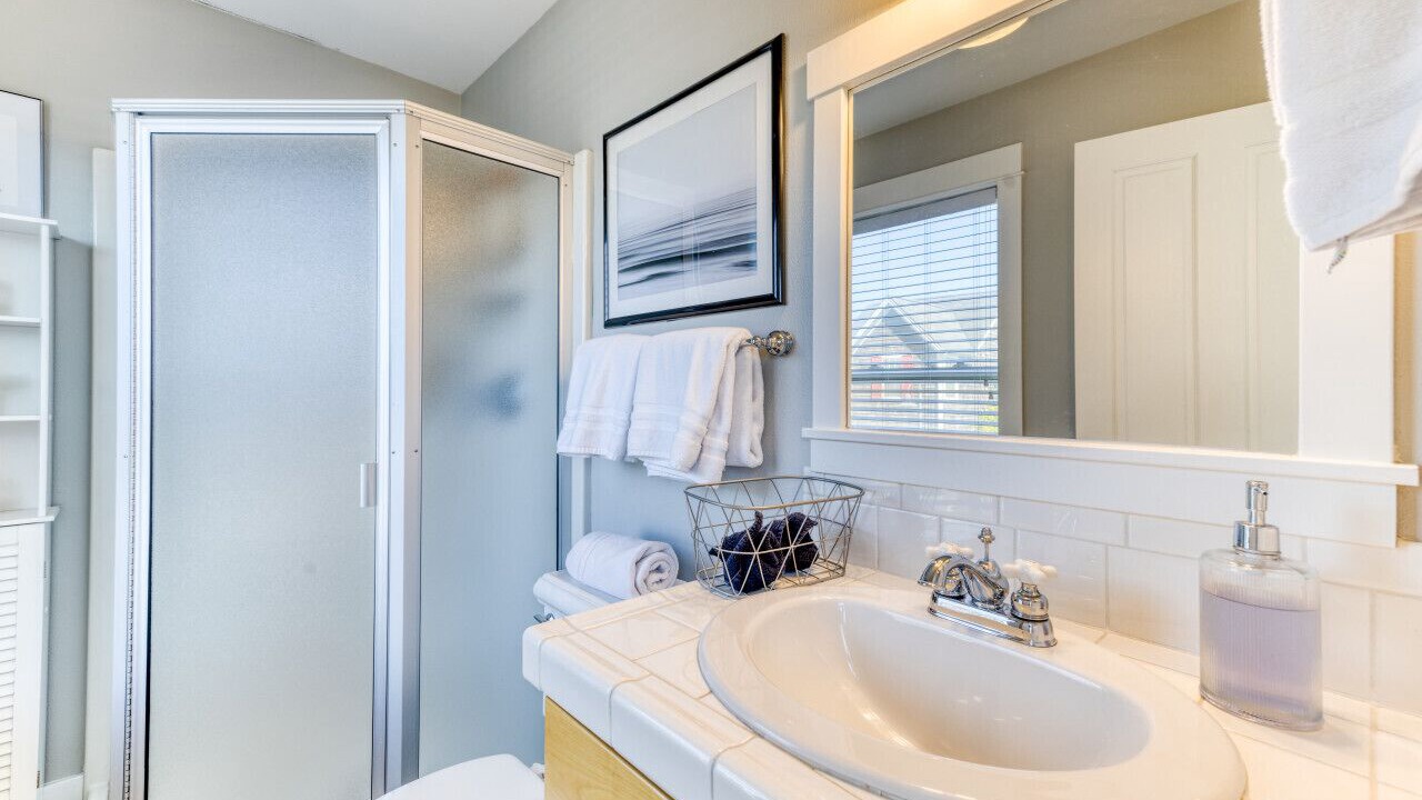 Photo of Bathroom in Nelscott