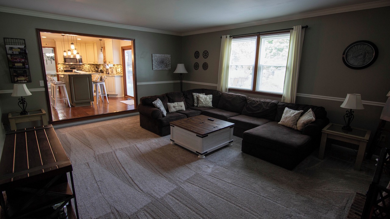 Photo of Livingroom in Howland Corners