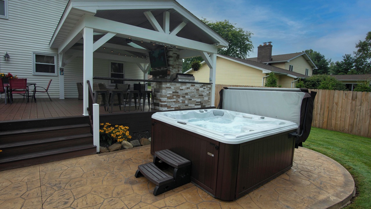Photo of Patio Balcony in Howland Corners