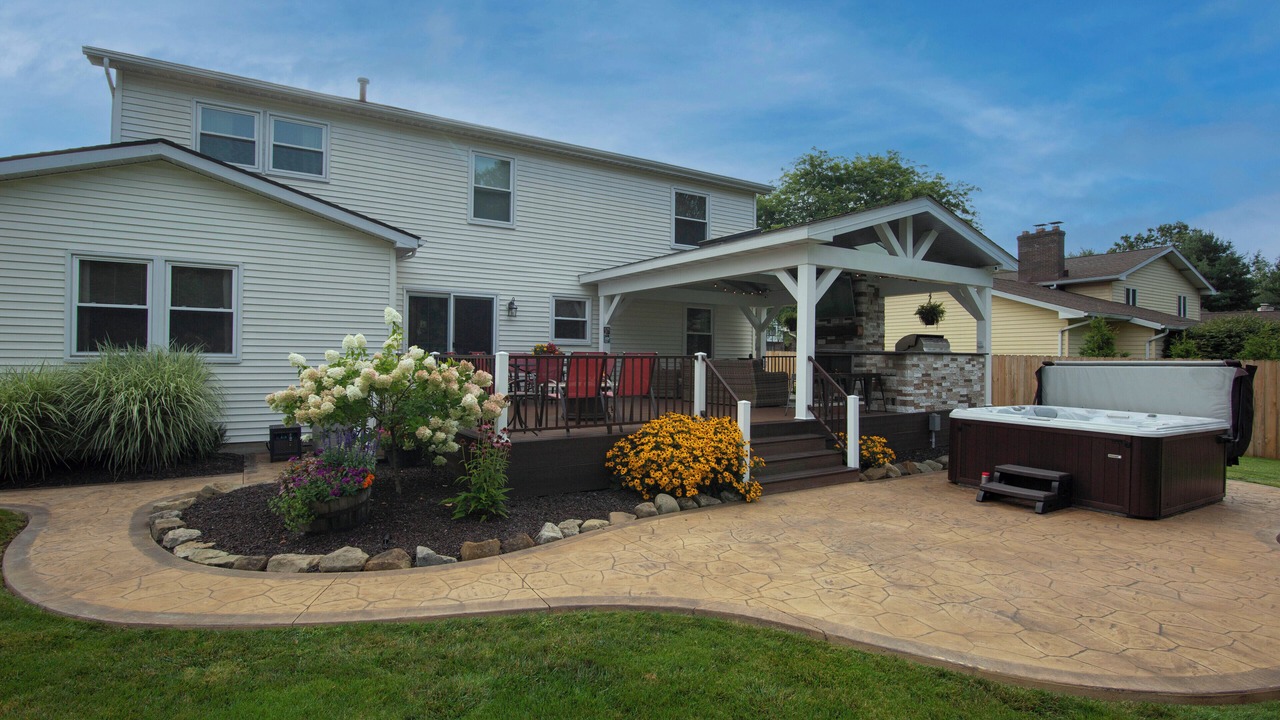Photo of Patio Balcony in Howland Corners