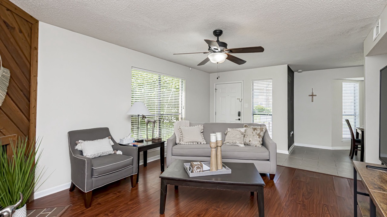 Photo of Livingroom in Highlands - Perkins