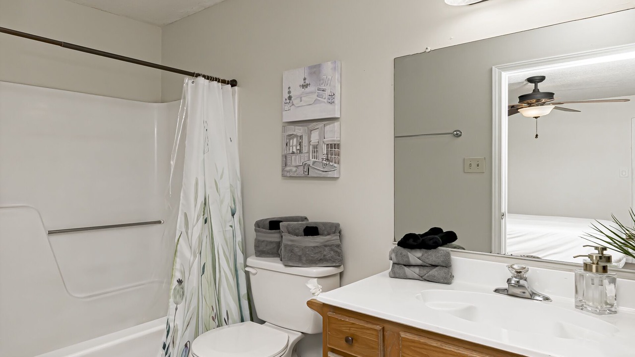 Photo of Bathroom in Highlands - Perkins