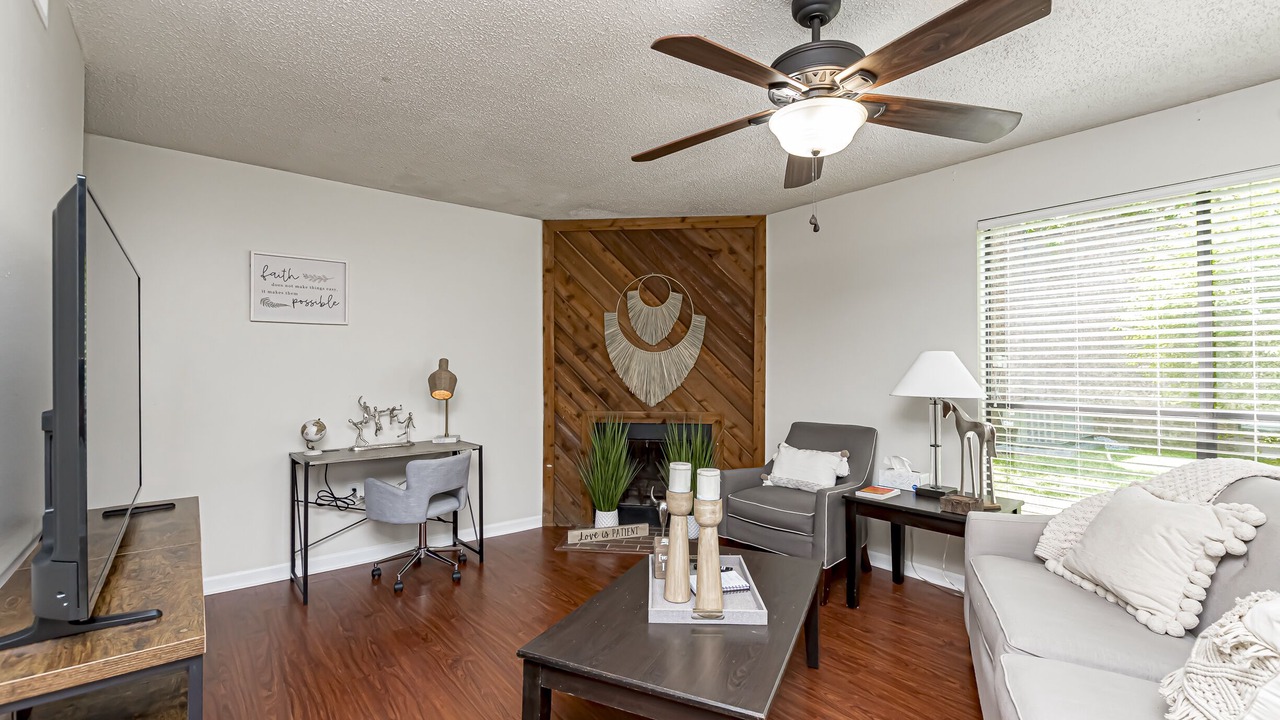 Photo of Livingroom in Highlands - Perkins