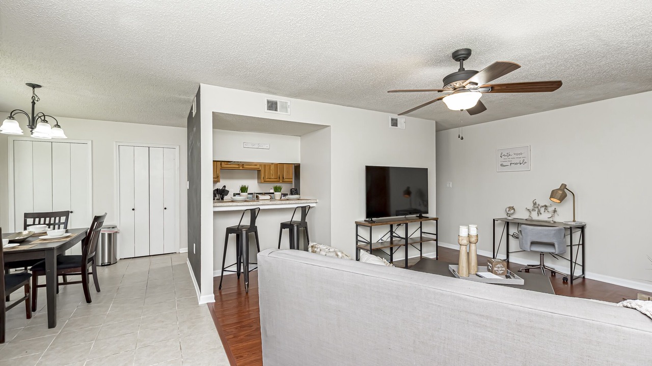 Photo of Livingroom in Highlands - Perkins