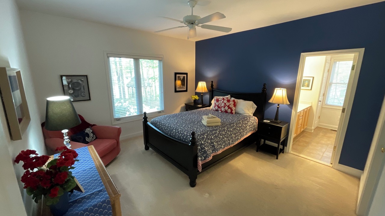 Photo of Bedroom in Lakeside Woods