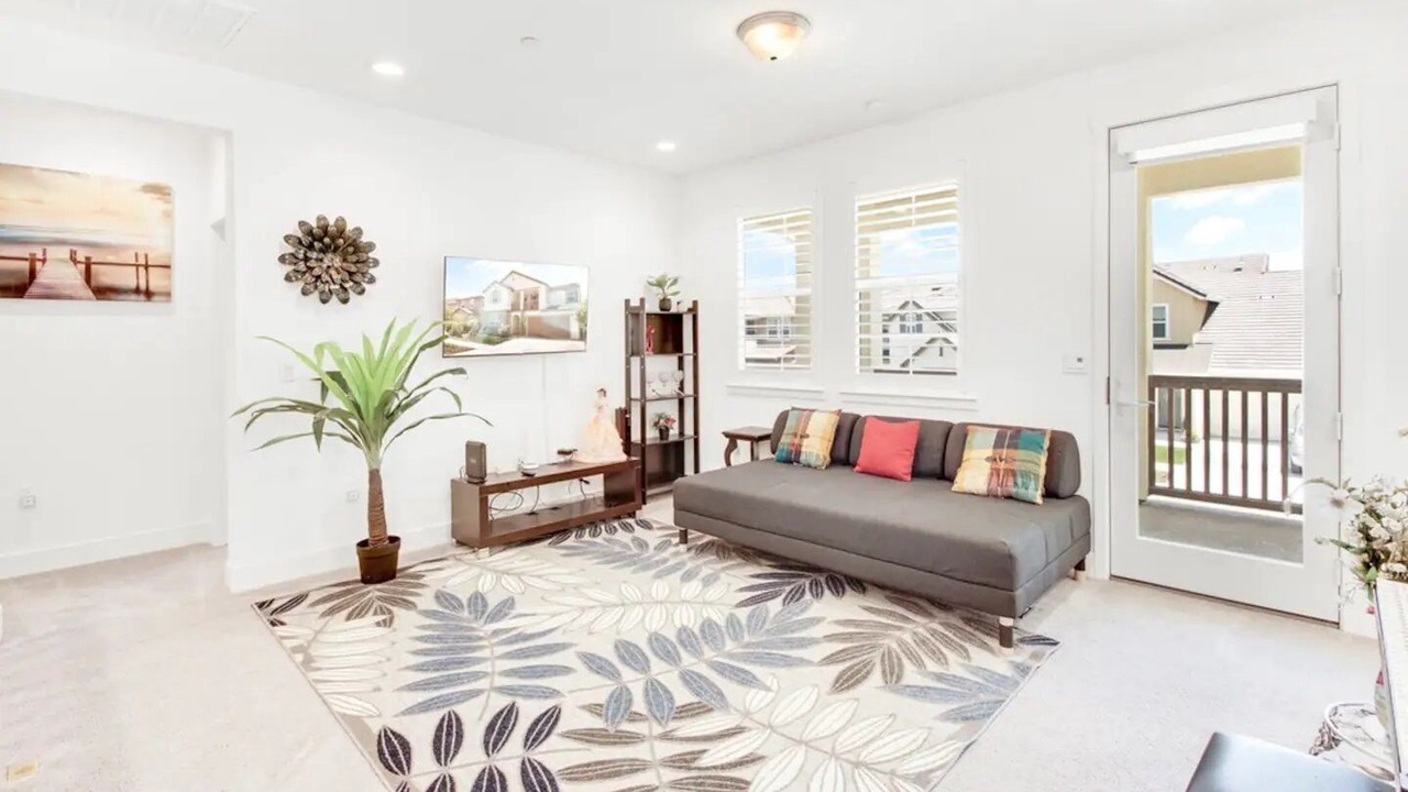 Photo of Livingroom in Lathrop
