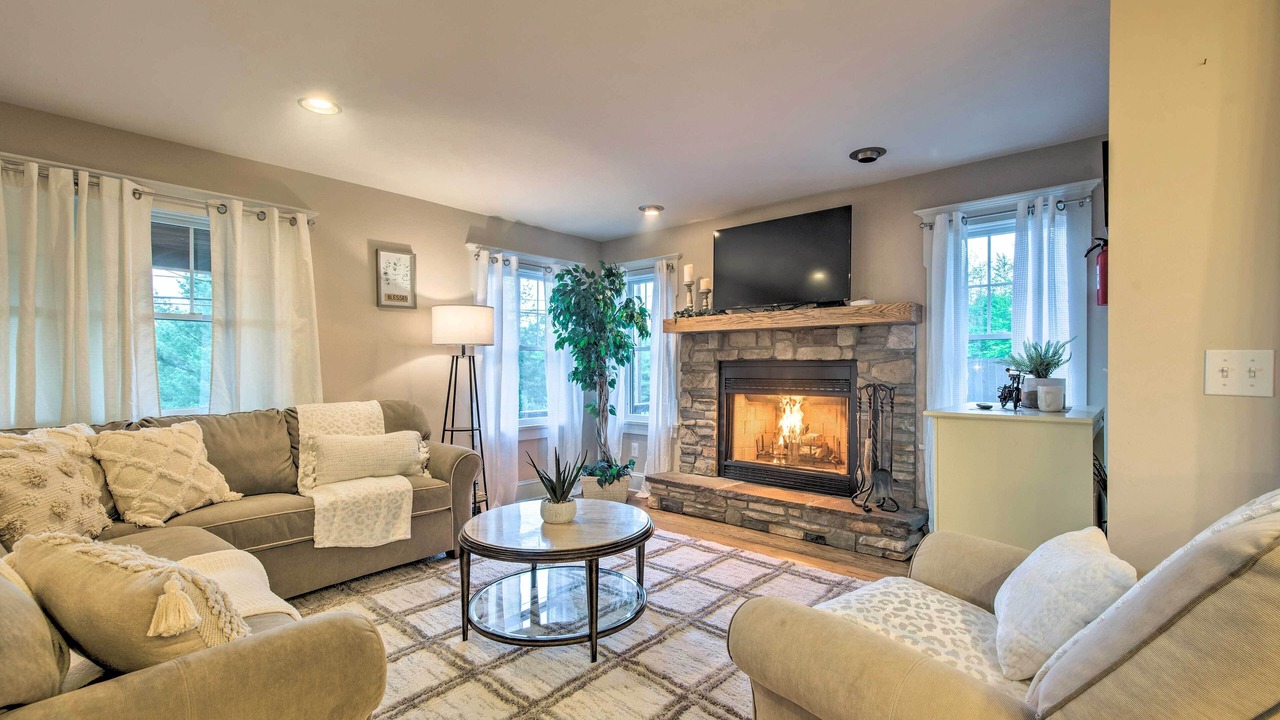 Photo of Livingroom in Paupack