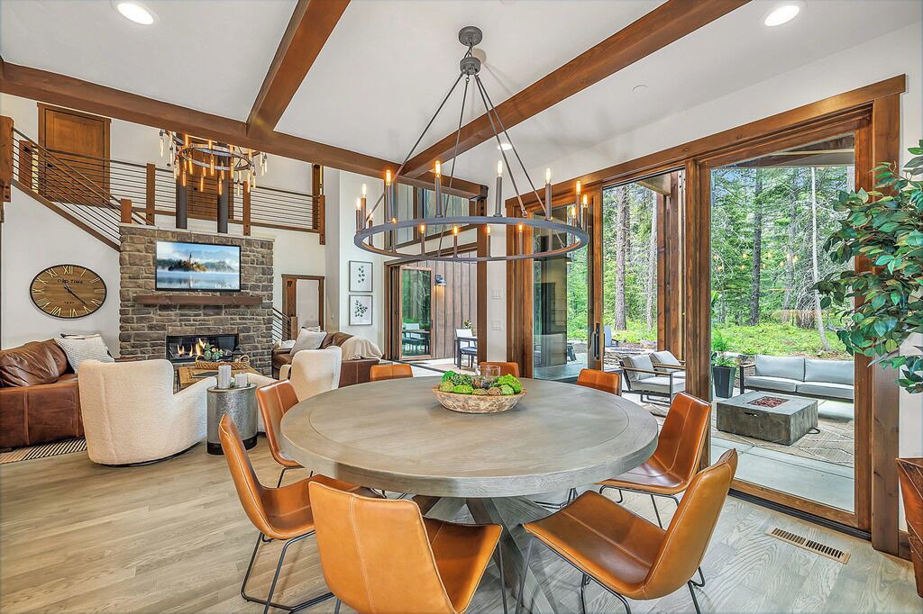 Photo of Others in Roslyn