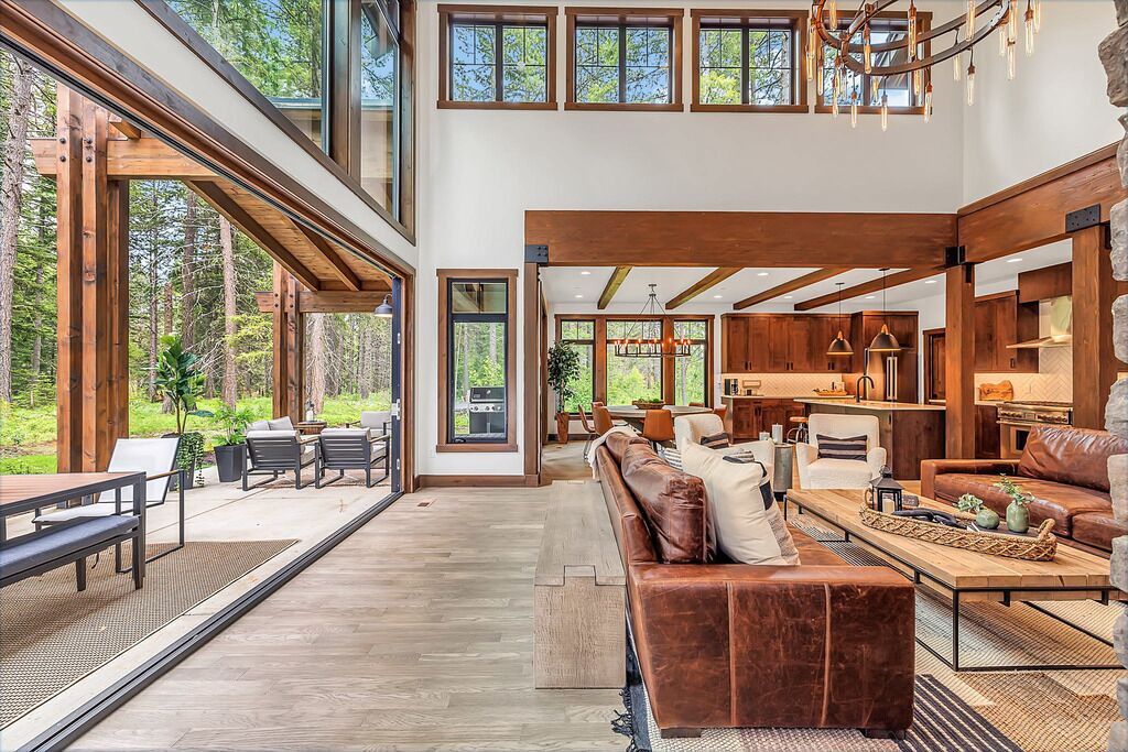 Photo of Bedroom in Roslyn